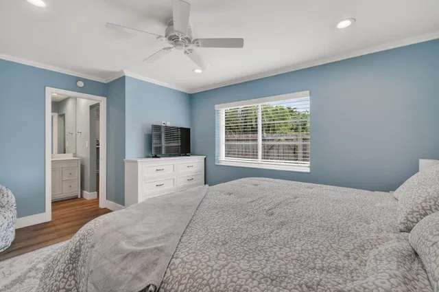  Unit E1 photo 13