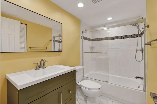  Unit E1 photo 20