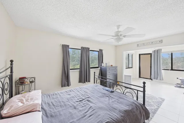 Residence photo 11