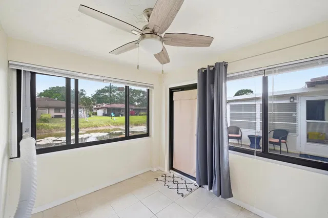 Residence photo 12
