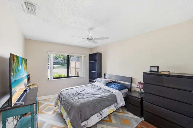 Residence photo 14
