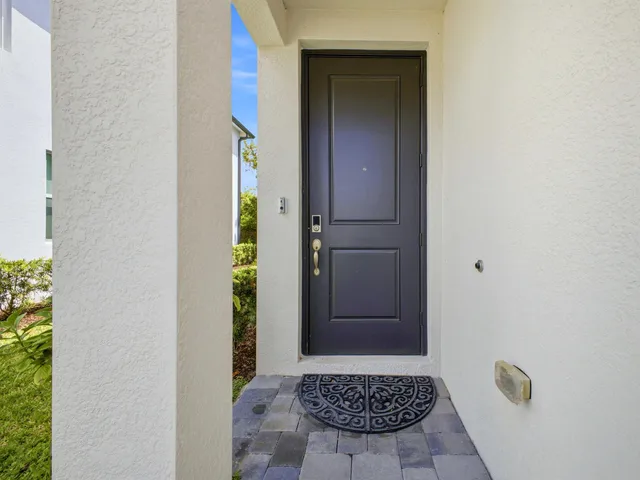 Residence photo 3