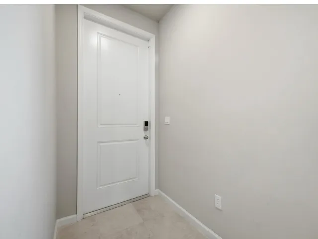 Residence photo 4