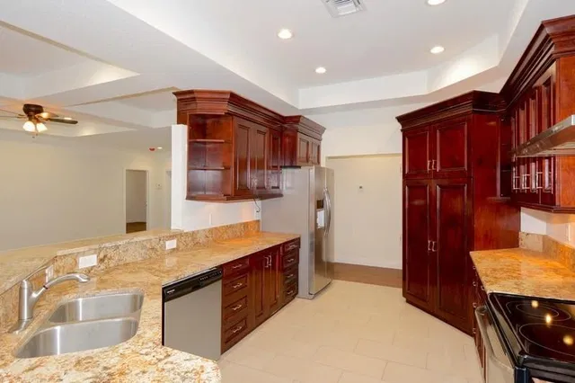 Residence photo 3
