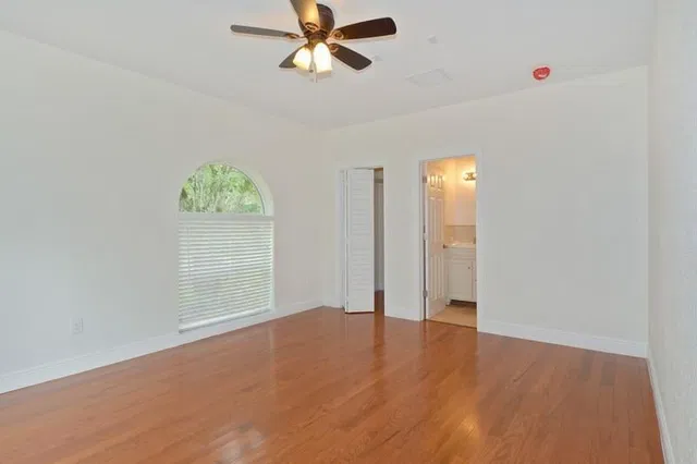 Residence photo 6