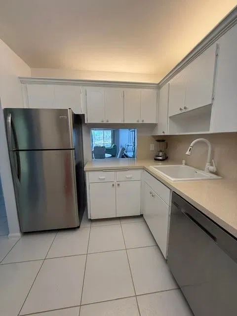  Unit 304 photo 10