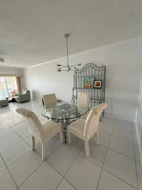  Unit 304 photo 11