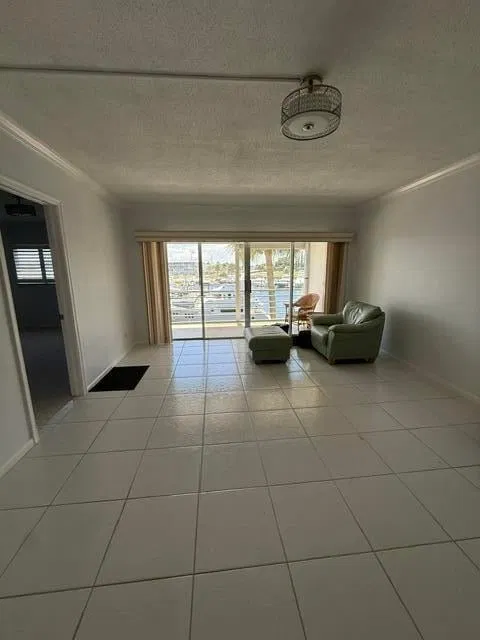  Unit 304 photo 12