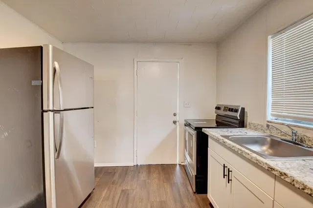 Residence photo 16