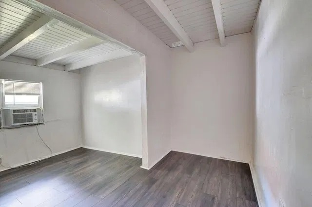 Residence photo 17