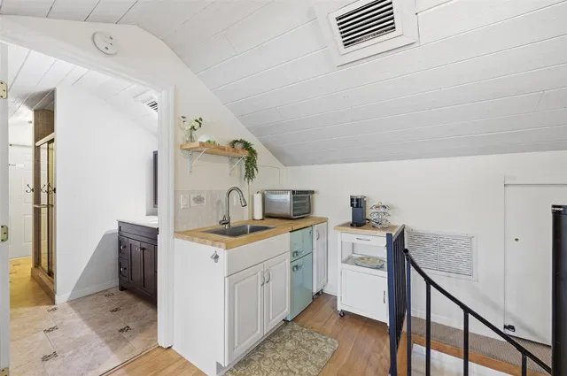  Residence photo 19