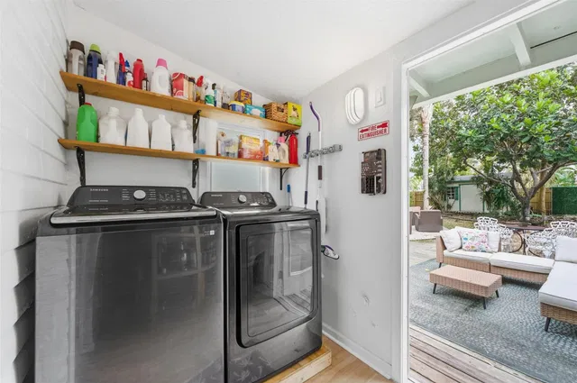  Residence photo 32