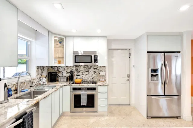 Singer Island Residence photo 23
