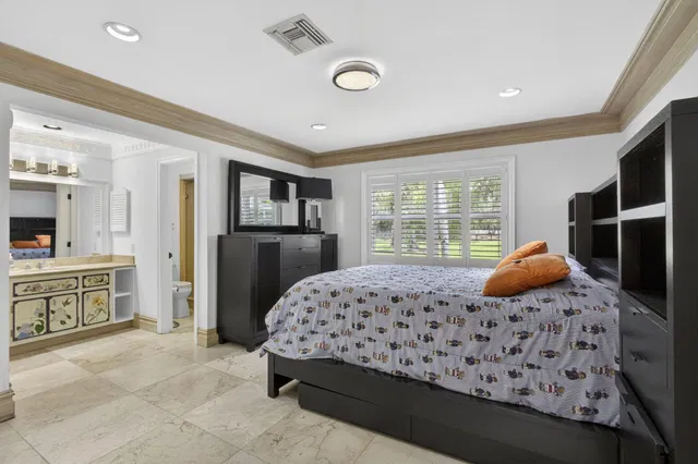 Residence photo 22