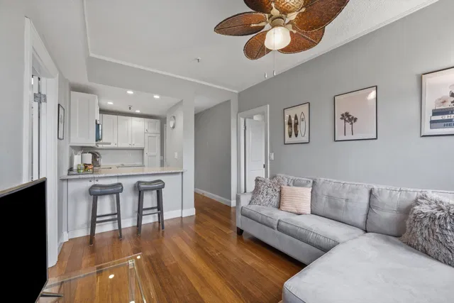 Unit 3232 photo 6