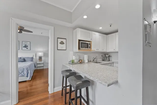 Unit 3232 photo 9