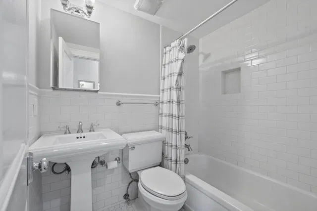 Unit 3232 photo 16