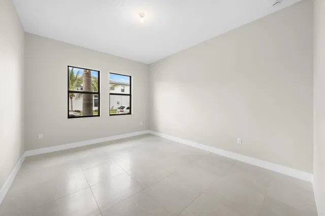 Residence photo 18