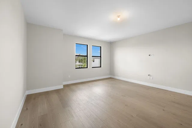 Residence photo 30
