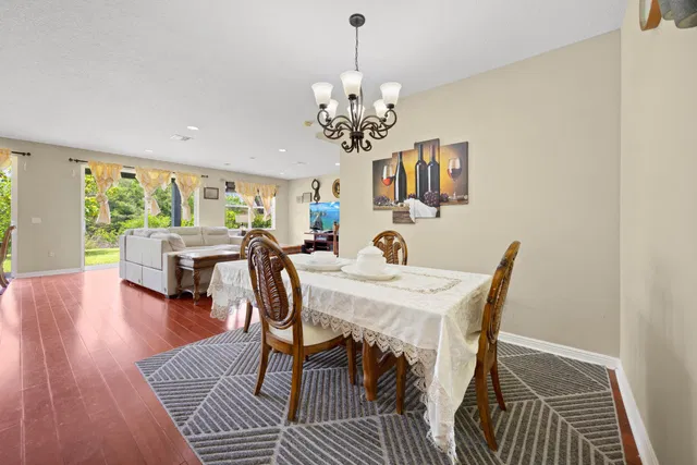Residence photo 9