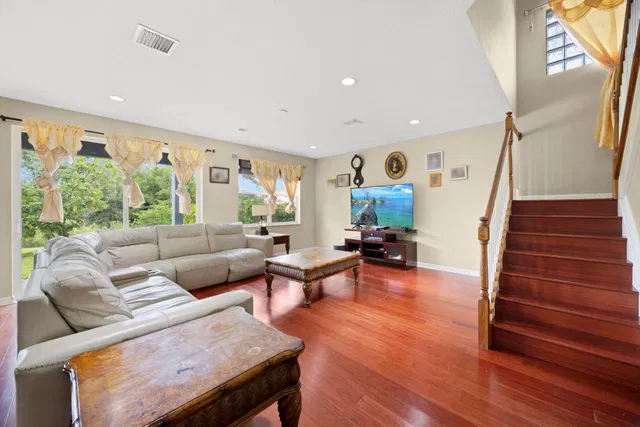 Residence photo 12
