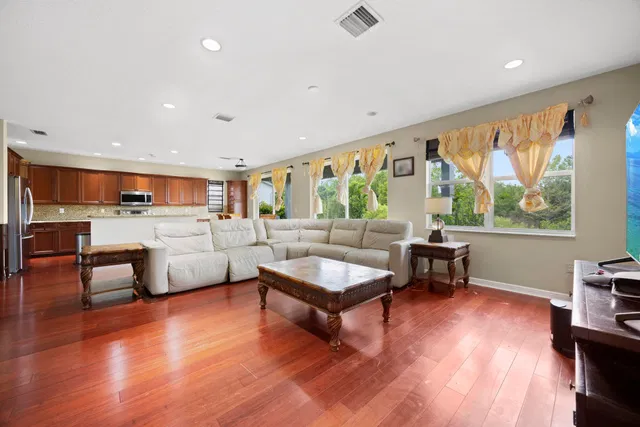Residence photo 15