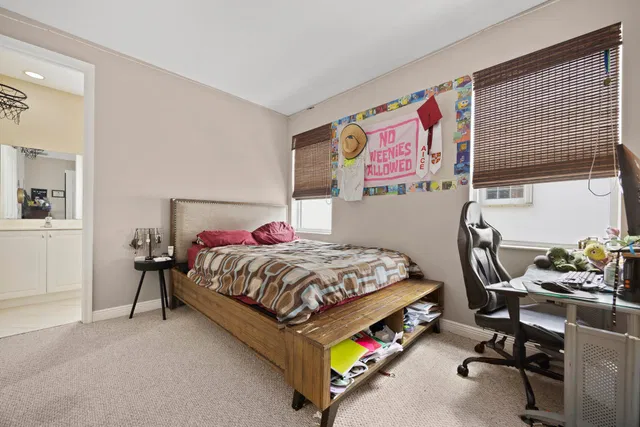 Residence photo 32