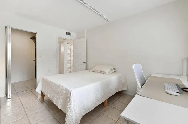 Unit 205 photo 3