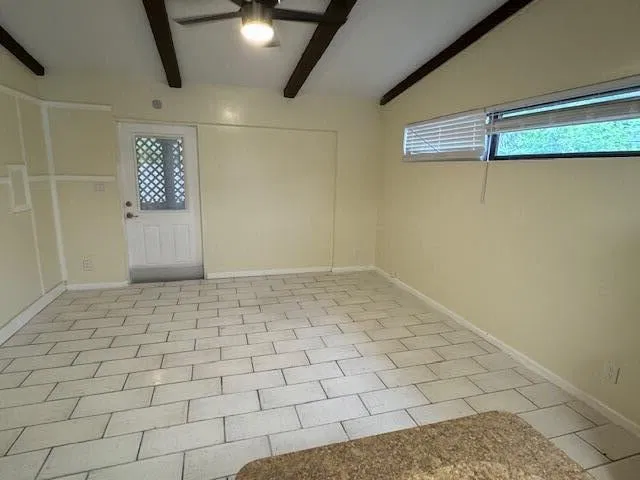 Residence photo 8
