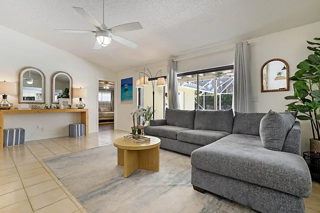  Residence photo 9