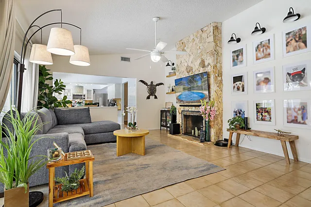  Residence photo 11