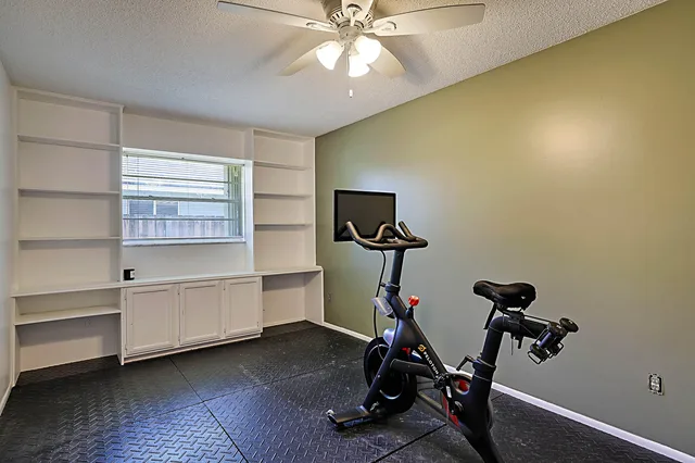  Residence photo 30