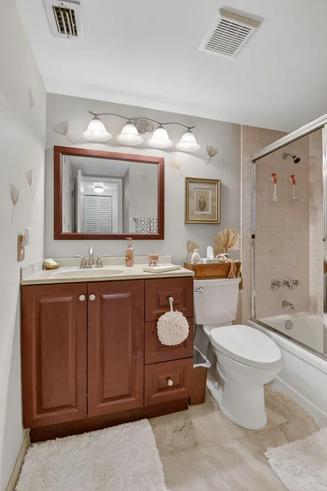 Unit D2 photo 16