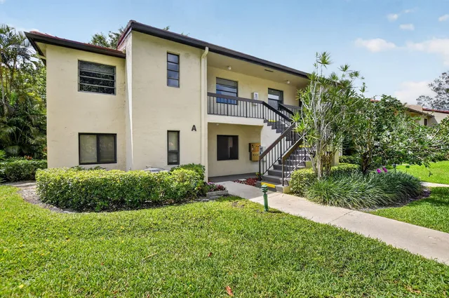 Boca Lago Country Club Homes Unit D photo 2