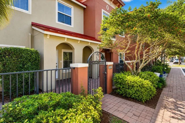  Residence photo 5