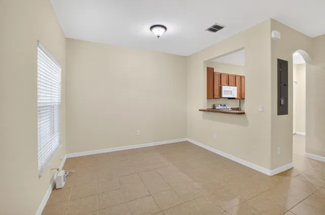  Residence photo 8