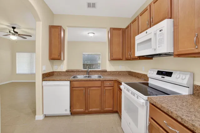  Residence photo 26