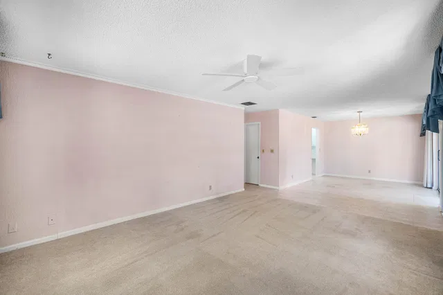 Unit 193 photo 8