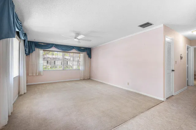 Unit 193 photo 11