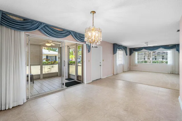 Unit 193 photo 13
