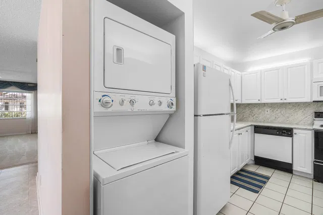 Unit 193 photo 15