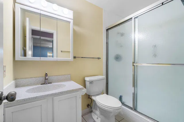 Unit 193 photo 22