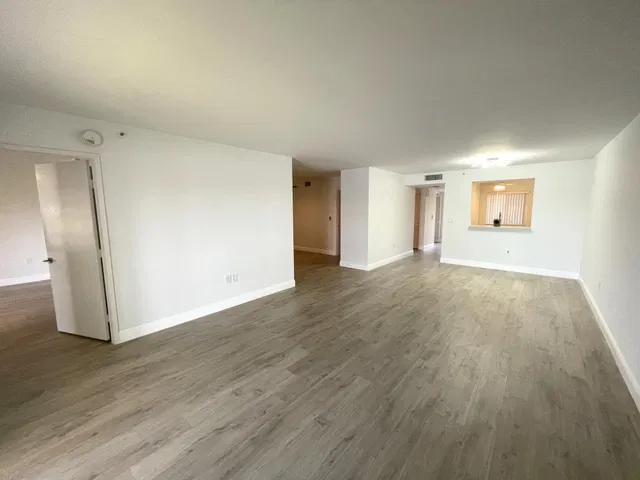 Unit 202 photo 7