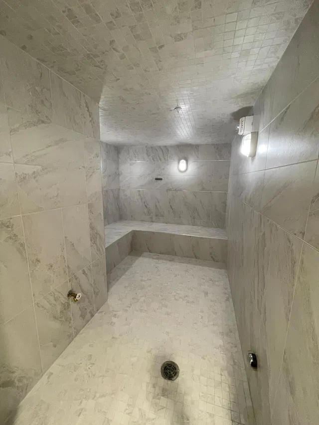 Unit 202 photo 41