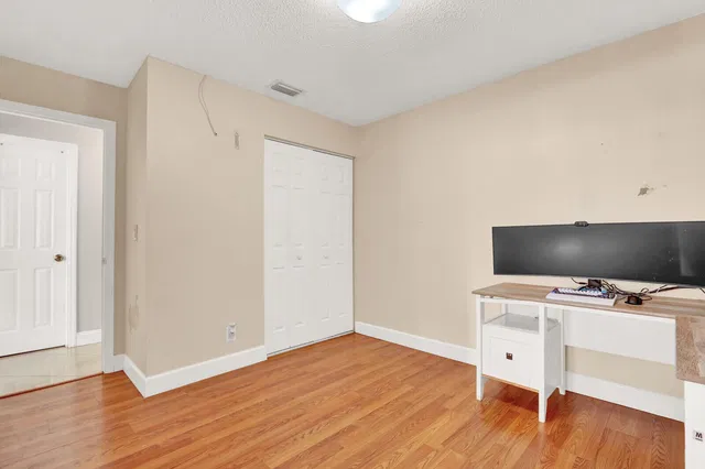 Unit 31 photo 20