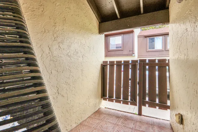 Unit 31 photo 24