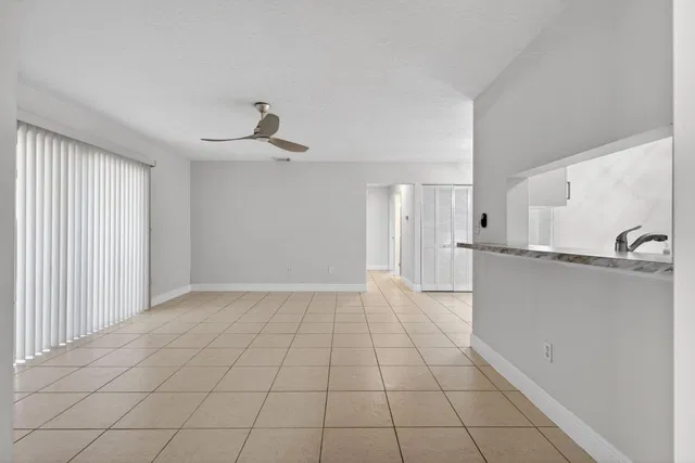  Residence photo 12