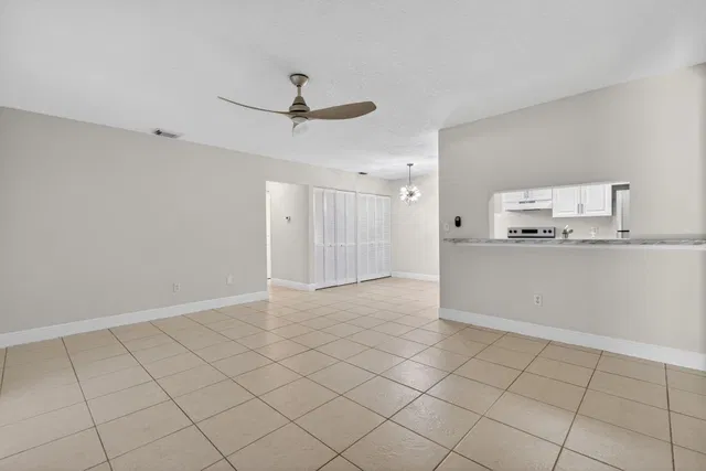  Residence photo 14