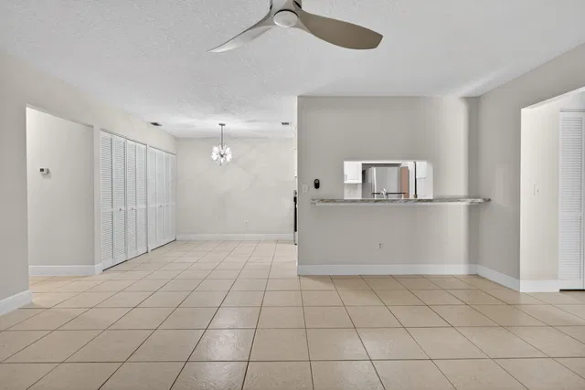  Residence photo 15