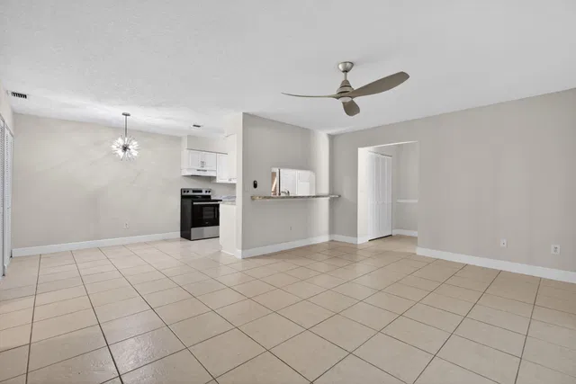  Residence photo 16